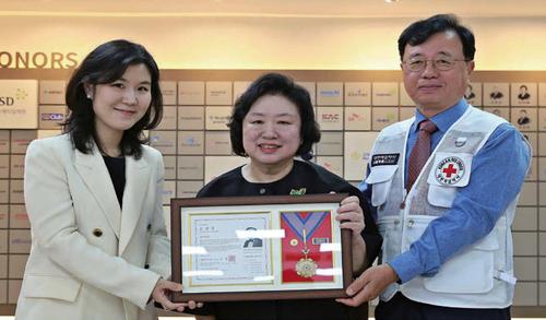 고 이춘조 고문, 청소년 위한 기부금 전달