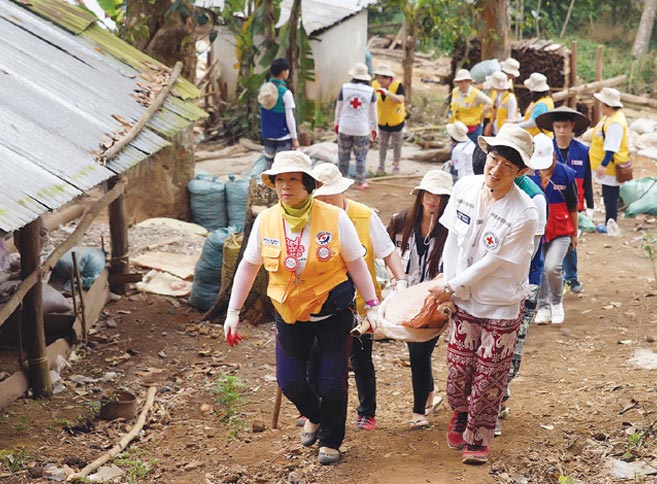 라오스에 깨끗한 물과 건강을 선물하다